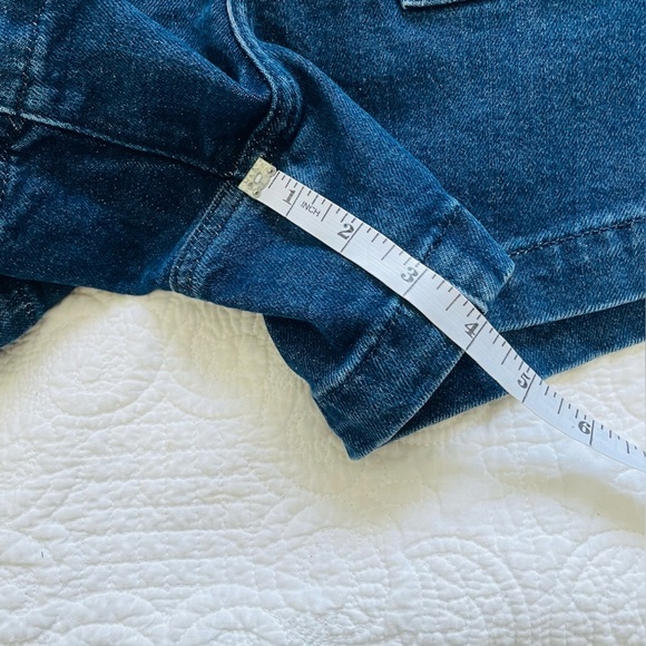 GAP Hi Rise Stride Denim Shorts 4 Tall 4” inseam - Picture 3 of 6